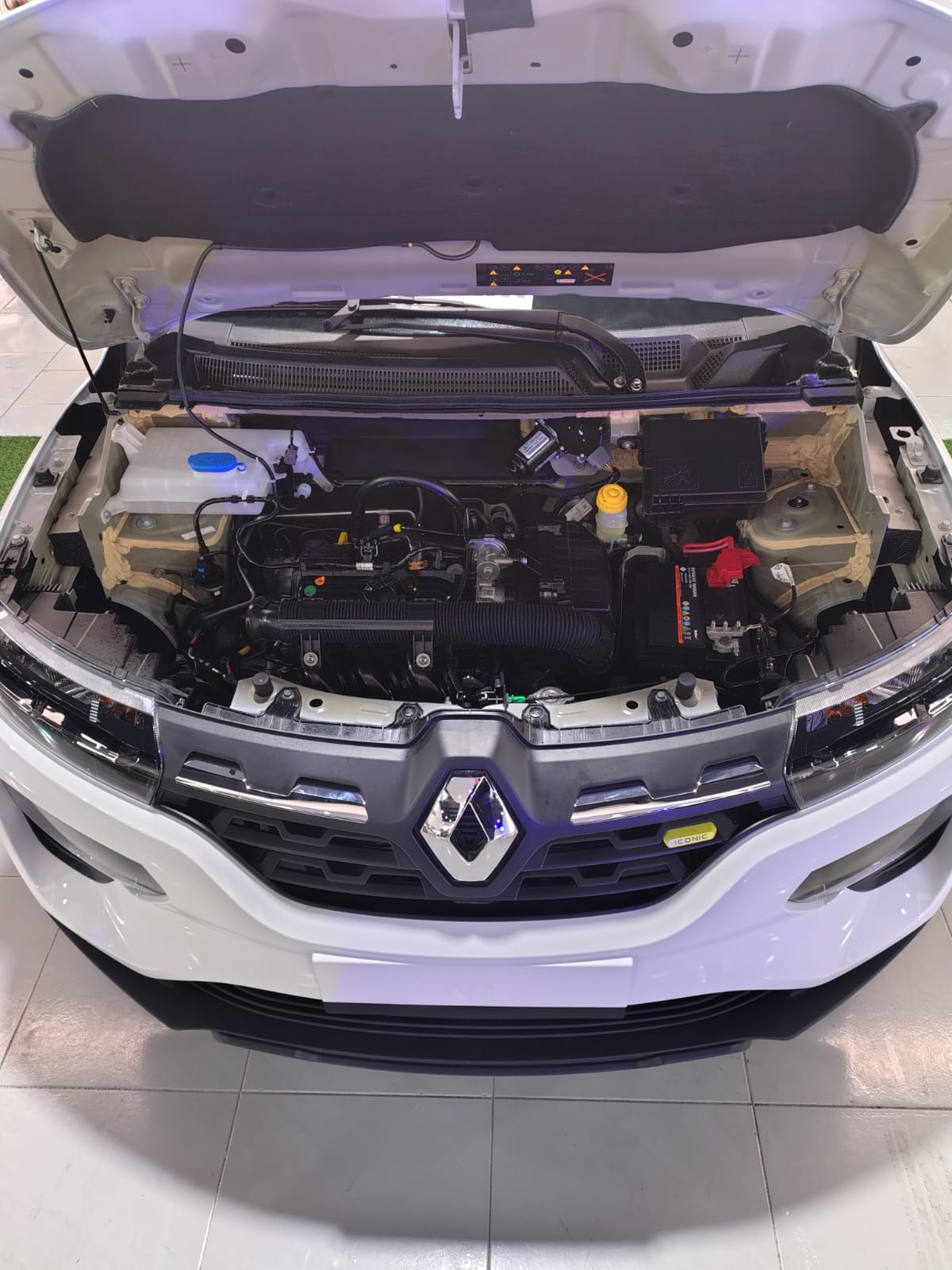 Renault Kwid 1.0 Iconic Bitono (L25) – Alepo Motors