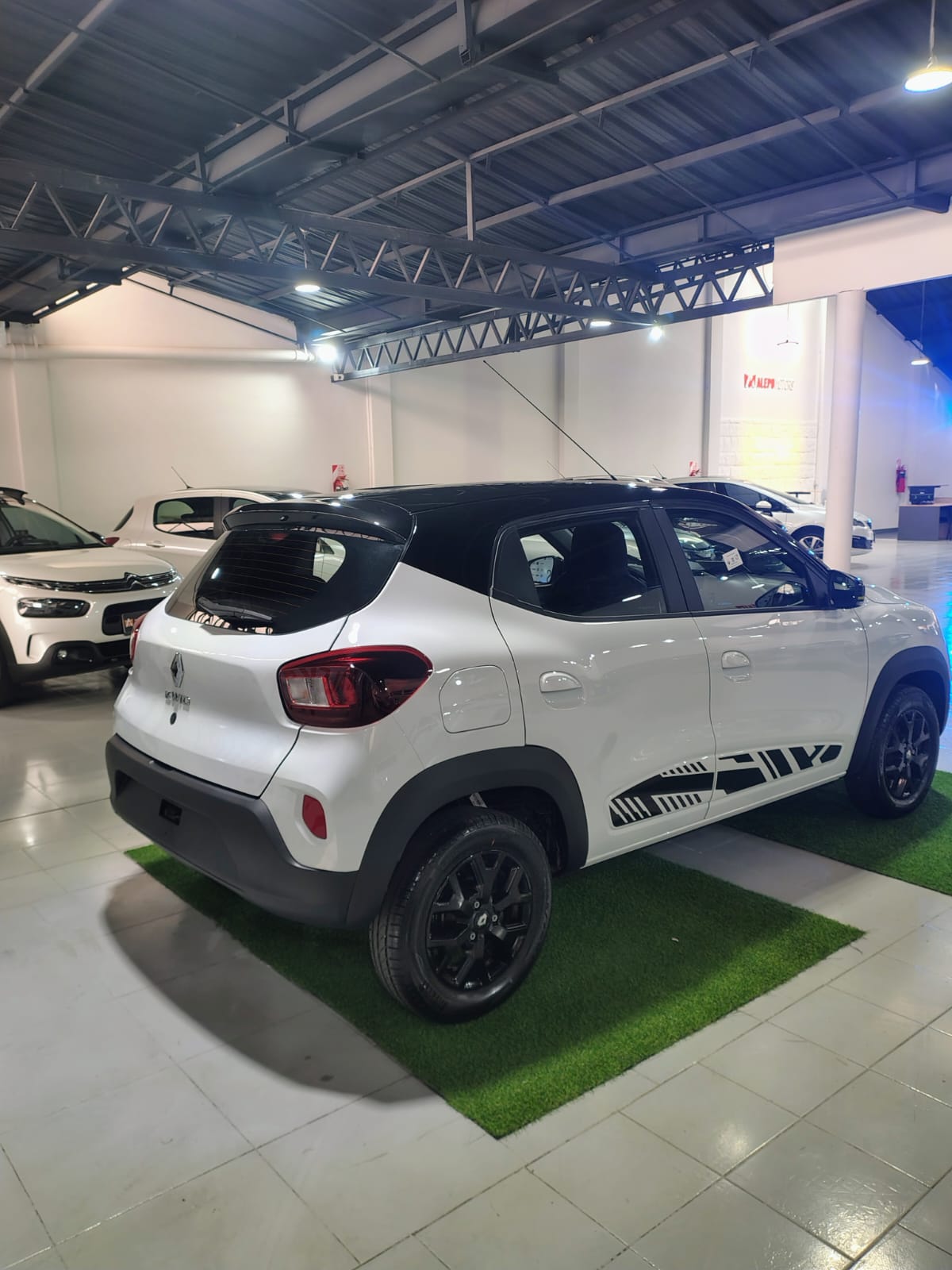 Renault Kwid 1.0 Iconic Bitono (L25) – Alepo Motors