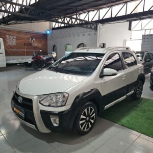 Toyota Etios Cross 1.5 5ptas