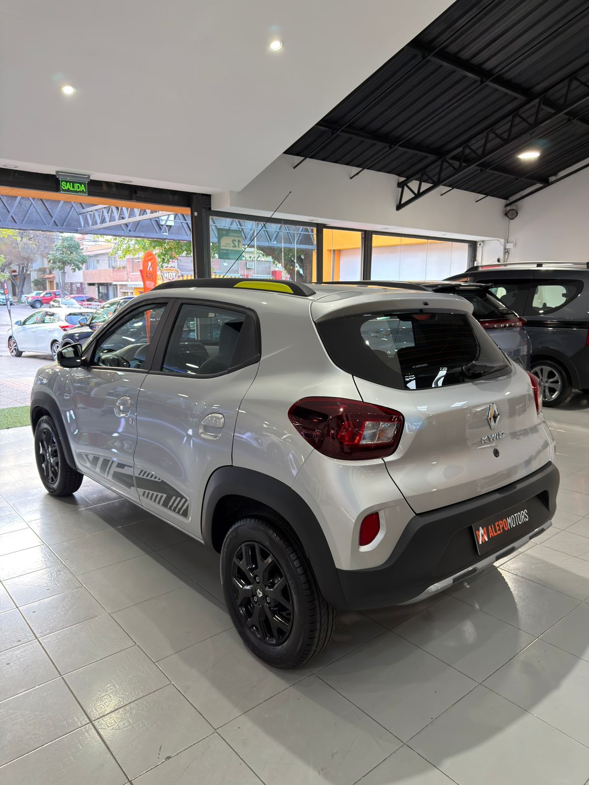 Renault Kwid 1.0 Iconic Outsider (L25) - Imagen 5