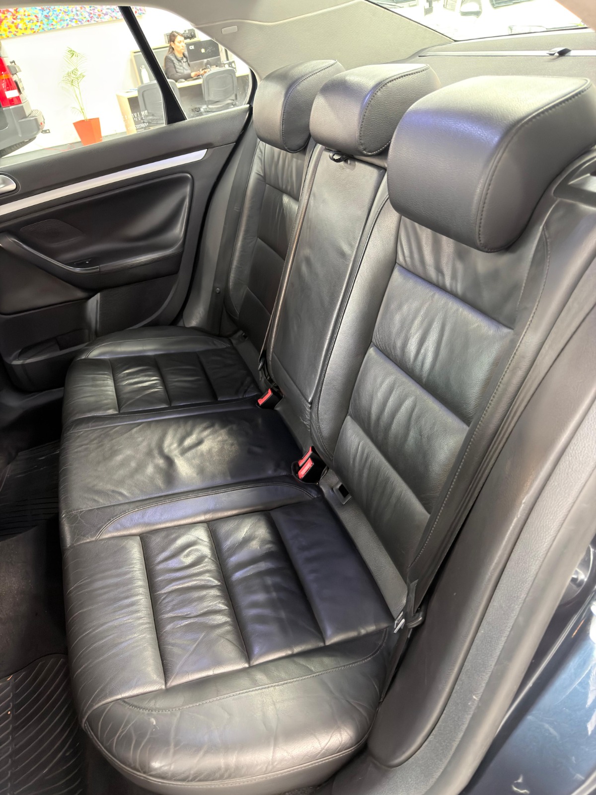 Volkswagen Vento 2.0 FSI Elegance DSG 200cv - Imagen 2