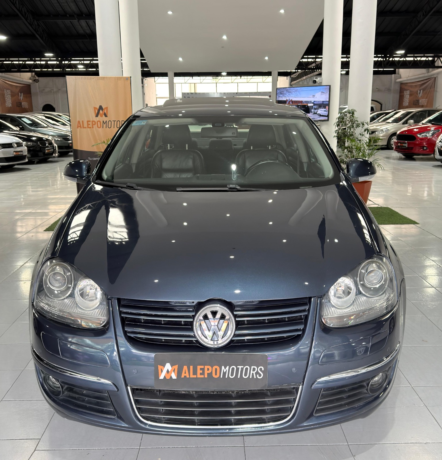 Volkswagen Vento 2.0 FSI Elegance DSG 200cv - Imagen 3