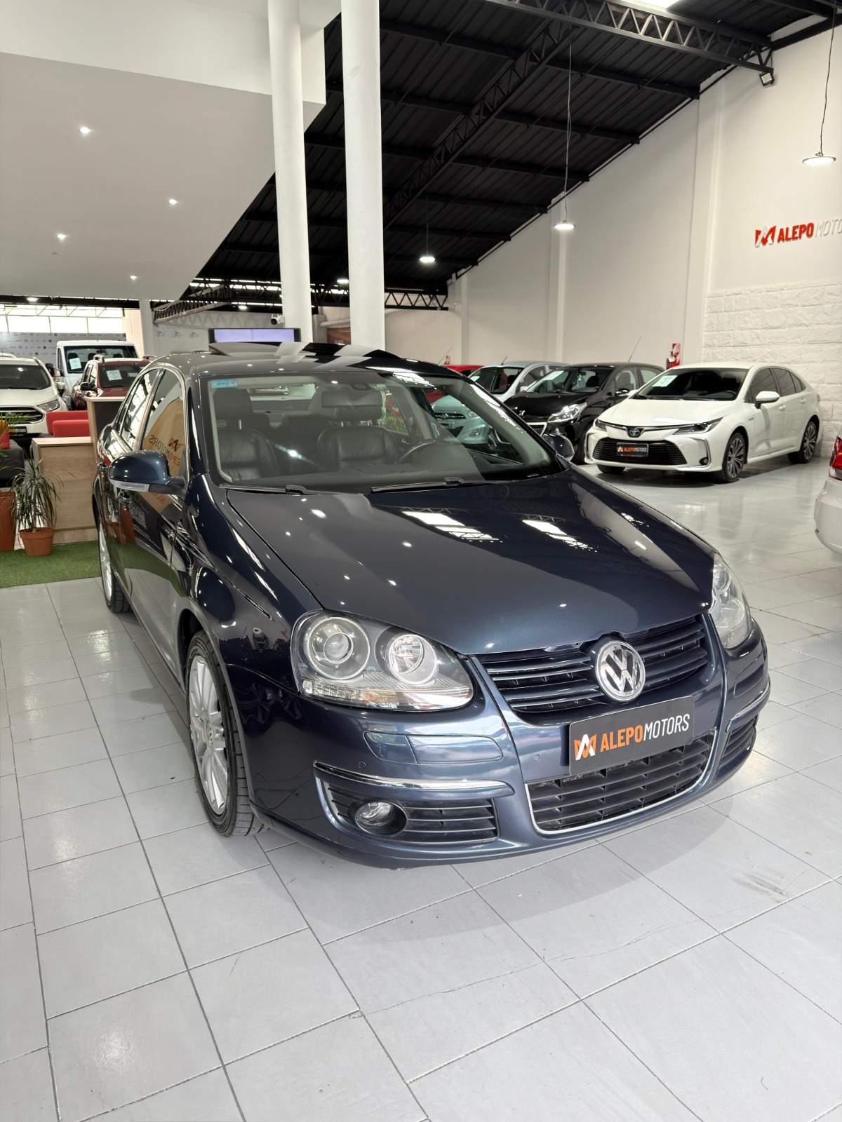 Volkswagen Vento 2.0 FSI Elegance DSG 200cv - Imagen 7