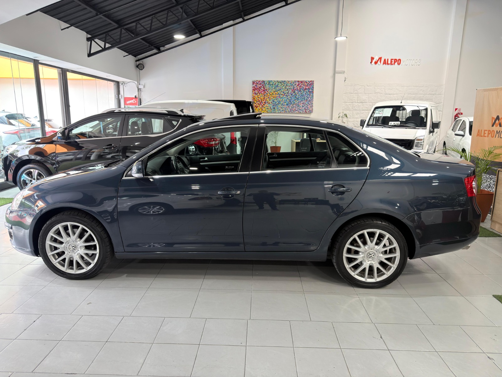 Volkswagen Vento 2.0 FSI Elegance DSG 200cv - Imagen 8